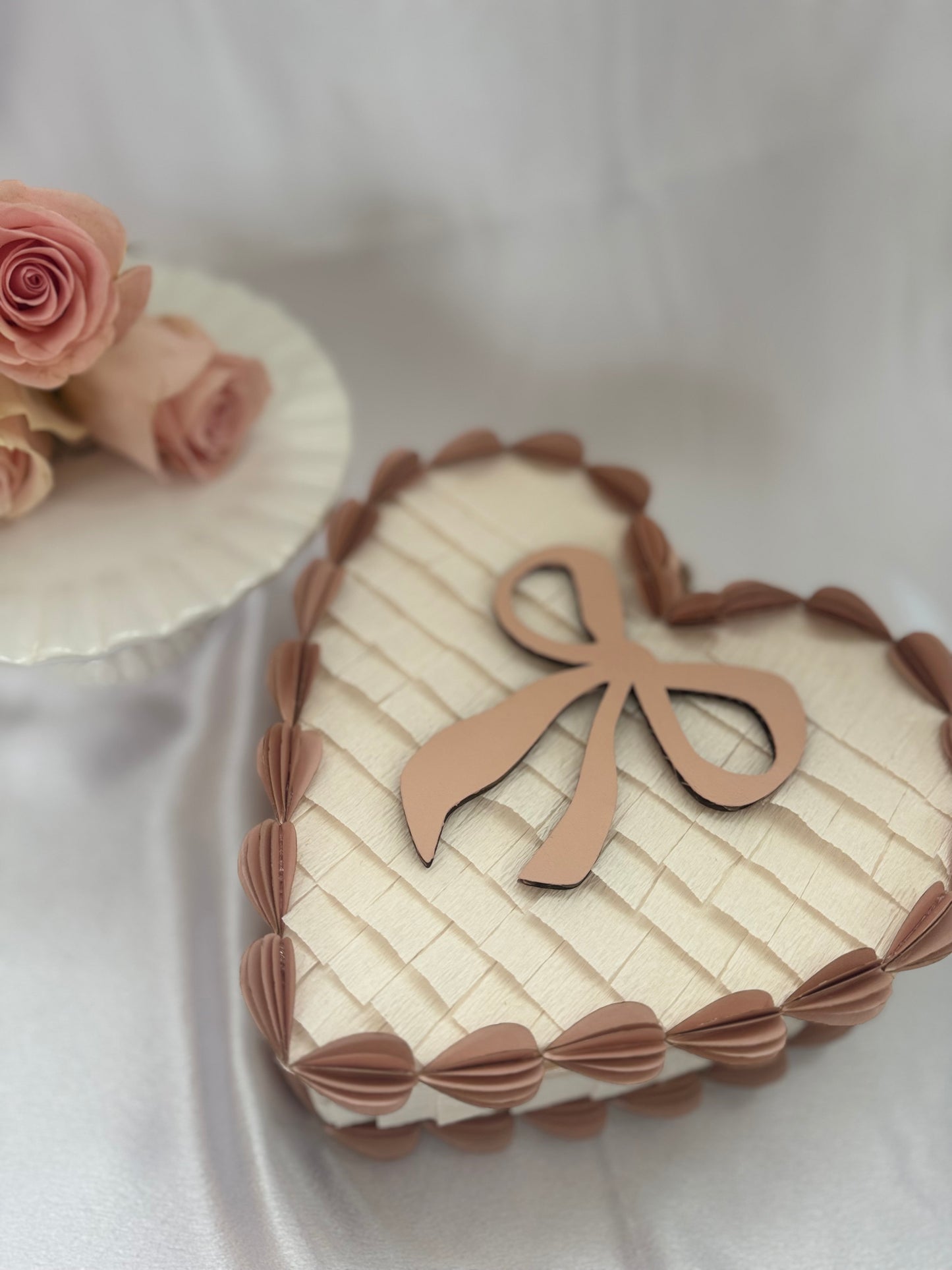 Valentine heart cake piñatas