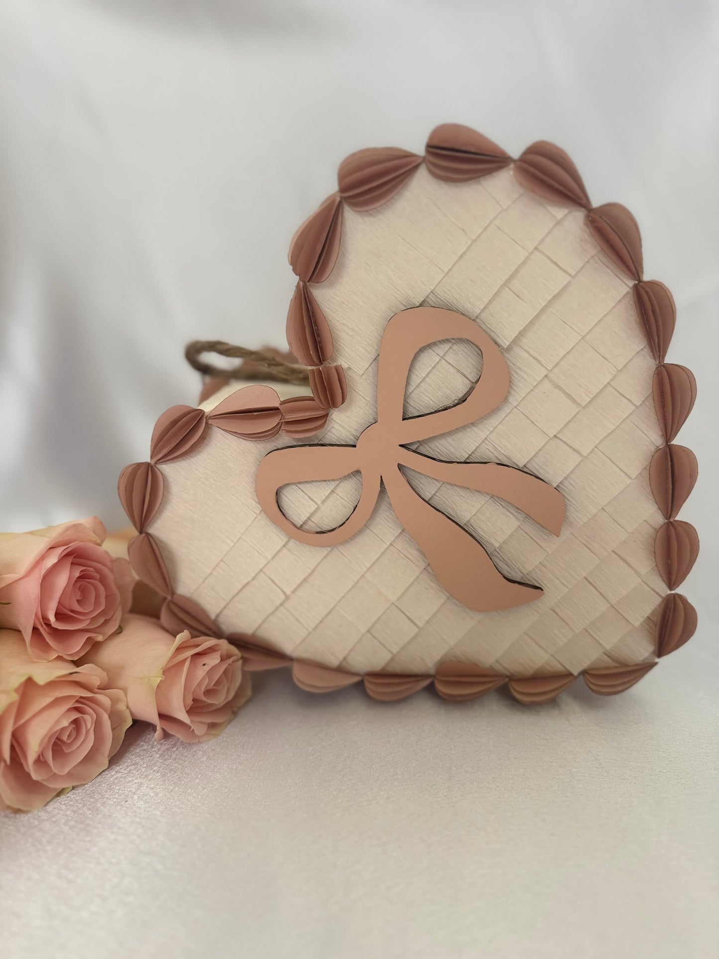 Valentine heart cake piñatas