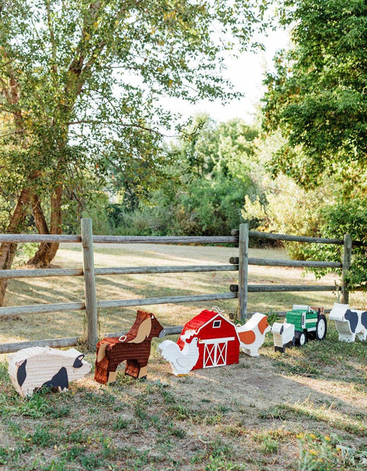 Barn friends piñata