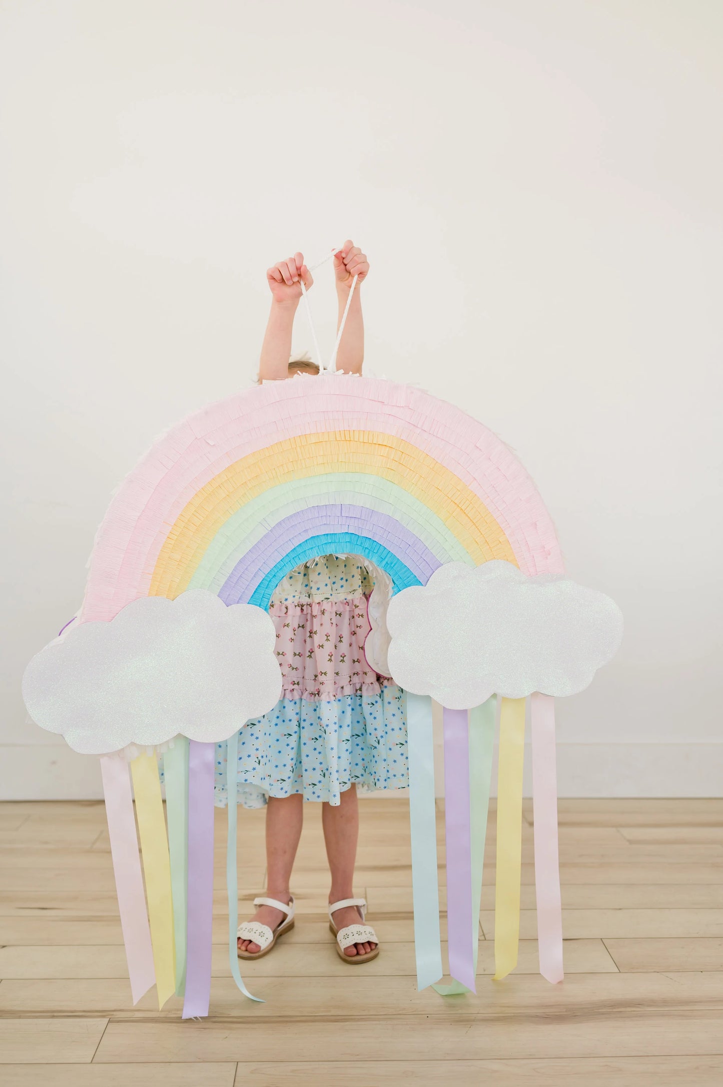 🌈Vibrant Rainbow Party Piñata - Colorful & Fun - Ideal for Birthdays and Joyful Events