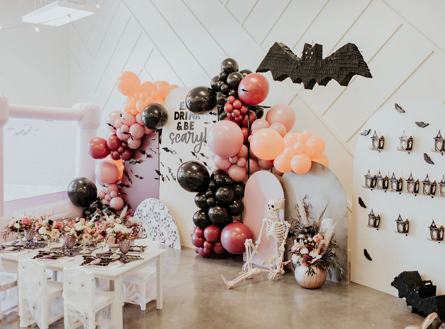 🦇 Freakin’ Bats Piñata – Handmade Halloween Party Decoration & Candy Holder