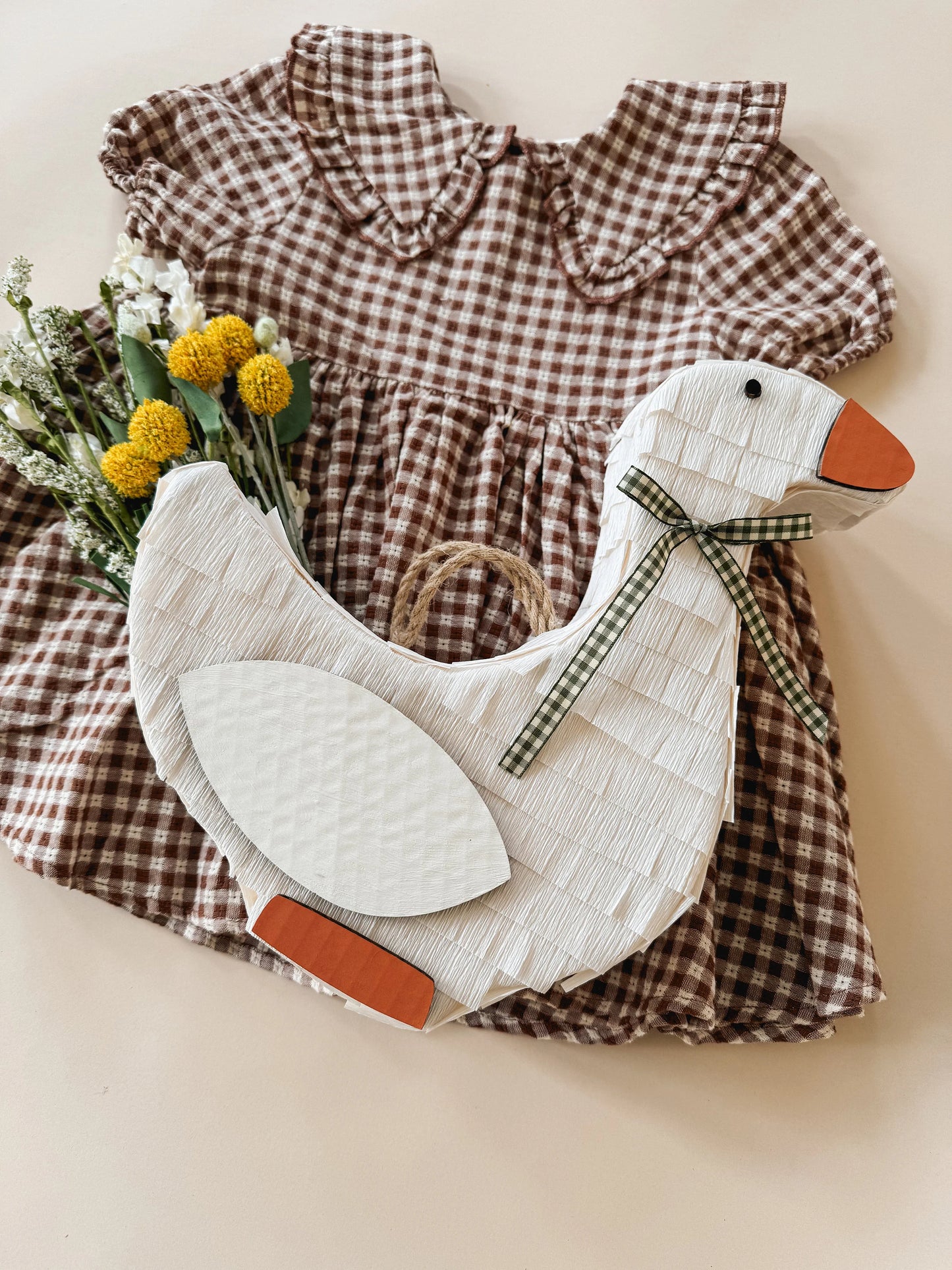 🦢 Goose Piñata - Add Elegance to Your Festivities!
