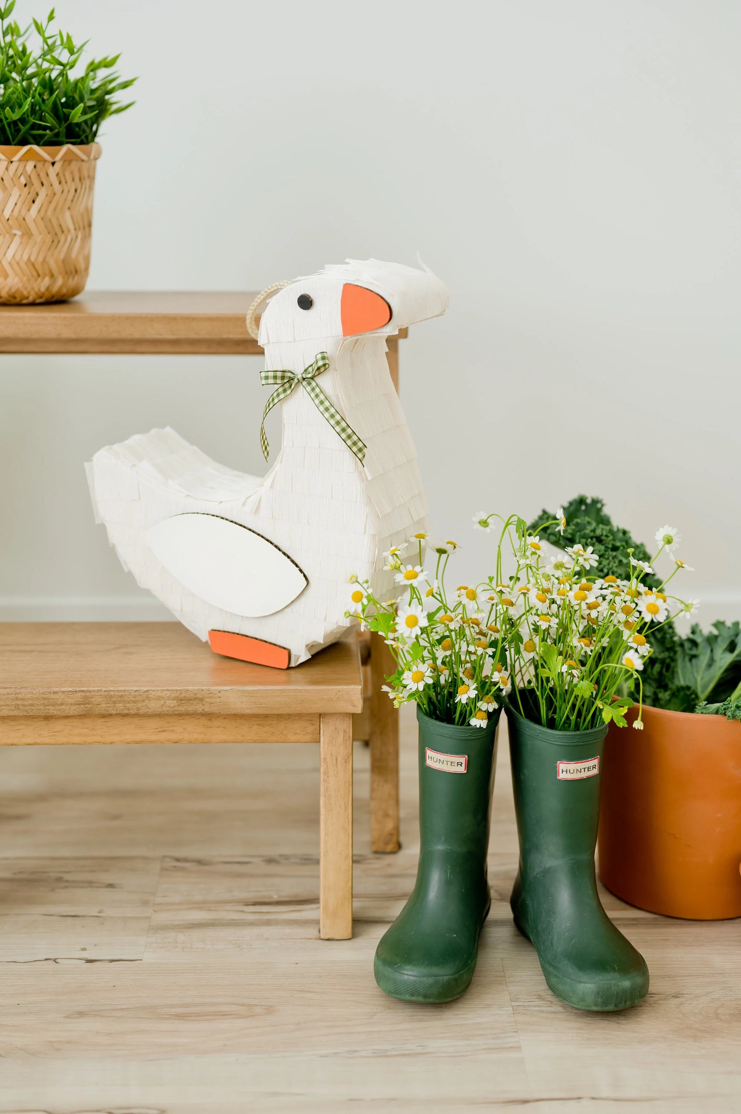 🦢 Goose Piñata - Add Elegance to Your Festivities!