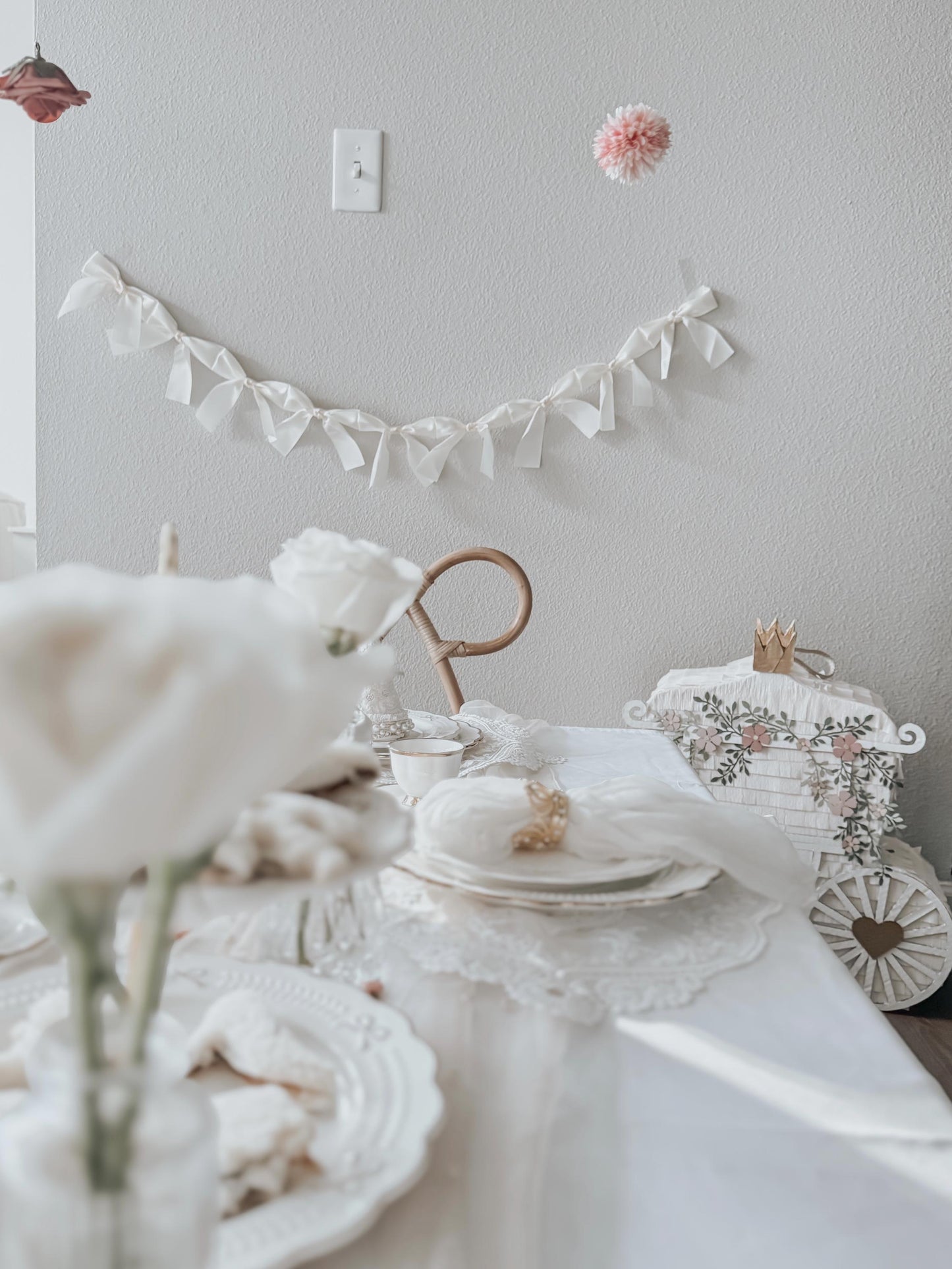 👑Regal Carriage Princess Piñata – Luxuriously Handcrafted for Fairy Tale Birthdays | Elegant & Customizable Party Centerpiece